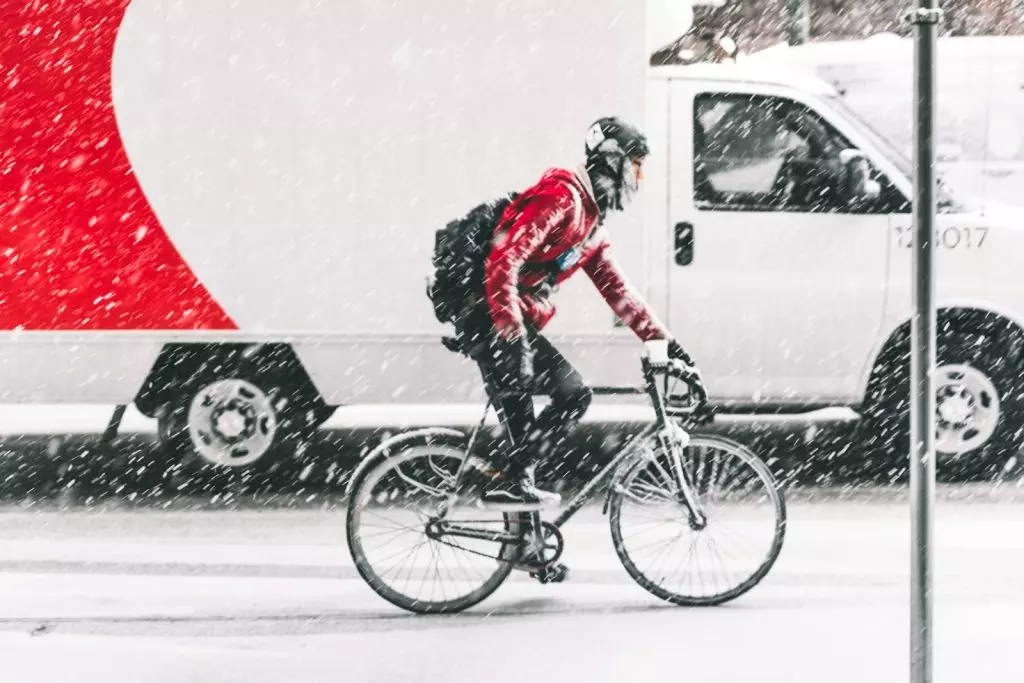 Persona en bici